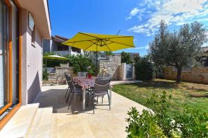 Apartments near Beach Fazana-Fazana (Region) 44732