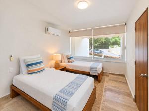 Lovely 3-bedroom beach front serviced apartment