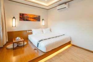 Fuhao Banrakthai บ้านรักไทย