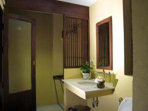 Baan Lapoon Hotel
