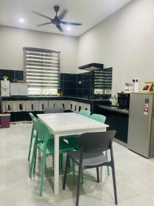 Seri Idaman Cottage - MusIim Only