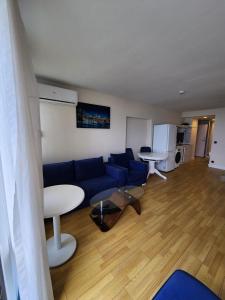 Apartment hotel