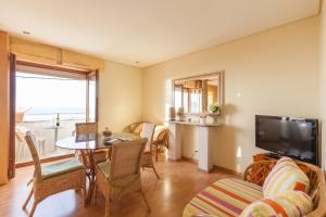 Comfortable House in Moledo with Sea View and Parking