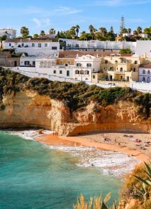 Charming House in Carvoeiro + Pool