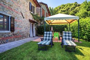 Cozy House in Castelnuovo di Garfagnana + Large Garden