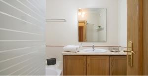 Charming Apartment in Vilamoura with Shared Pool - 70 m²