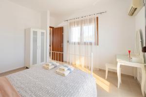 Cosy House in Kiotari with Garden and Terrace