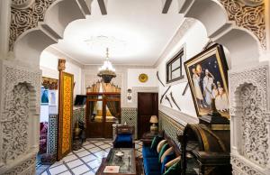 Spacious Apartment in Fès with Private Pool, 150 sqm