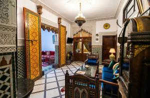 Spacious Apartment in Fès with Private Pool, 150 sqm