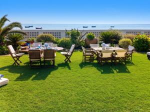 Elegant villa with sea view in Nerantza, private pool