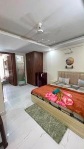 Signature Flat 2 Rooms 2 washrooms Parking Lift Tapovan