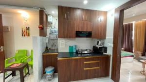 Signature Flat 2 Rooms 2 washrooms Parking Lift Tapovan
