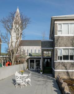 freyja guesthouse and suites