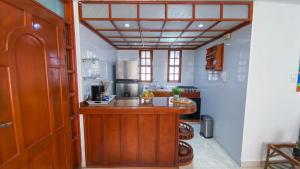 Apartamento con piscina y tobogán cerca a la playa
