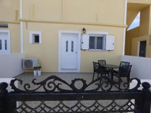 Two-Bedroom Apartment-Ground Floor-A1 room in Rampelia Apartments