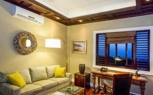 Tek Time Golf Villa, Luxury 5-Bedroom Estate