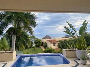 Ocean View, Private Pool, Beach walk, 4 bedrooms