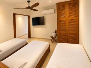 Ocean View, Private Pool, Beach walk, 4 bedrooms