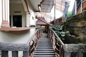 RedDoorz Syariah near Terminal Mendolo Wonosobo 2