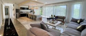 Black House - 6BR Penthouses with Rooftop & Pools