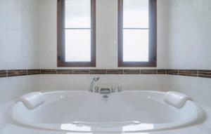 Luxury 4BR Villa 5 Private Pool Jacuzzi