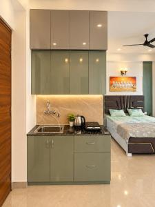 The Calista Peaceful Couples Stay & Office Nook
