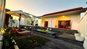 Aryaka Uluwatu Villa
