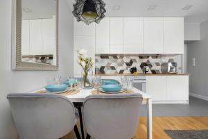 Przestronny Apartament z 3 Sypialniami Kielce Astronautów 1 by Heyrent