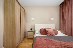 Przestronny Apartament z 3 Sypialniami Kielce Astronautów 1 by Heyrent