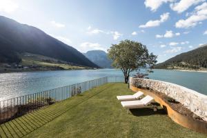 DAS SCHLÖSSL am Reschensee by DAS GERSTL