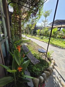 Mays Homestay - Garden Retreat