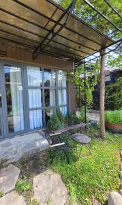 Mays Homestay - Garden Retreat