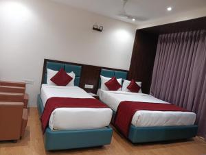 Hotel Silver Cle Hitech City Madhapur