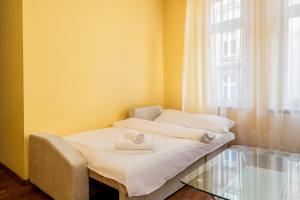 Kraszewskiego Riverside Apartment by BookingHost