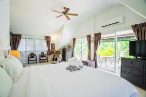 Chongko 4 Bed Villa, Few Minutes To Rawai