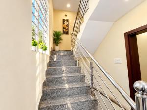Near Shree Mahakal Temple Hotel Shivmahima AP Homestay - Fully Aircondition Rooms - free wifi - BEST FAMILY HOTEL IN UJJAIN