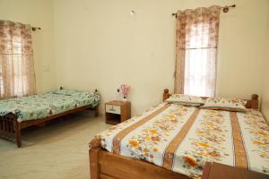 Chimneys Homestay - 2BH, Entire House, Estate, Home Food