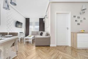 Spacious Apartment in Kielce with Workspace by Noclegi Renters