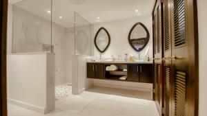 Velora Villa Mahabs