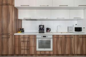 Przestronny Apartament w Centrum Kielc z Parkingiem by Noclegi Renters