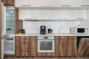 Przestronny Apartament w Centrum Kielc z Parkingiem by Noclegi Renters