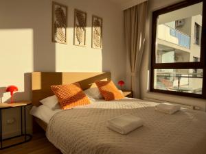 Odra Tower Skyline & Parking Apartment by BookingHost
