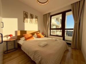 Odra Tower Skyline & Parking Apartment by BookingHost