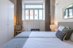 Design 2BR Duplex with AC by LovelyStay