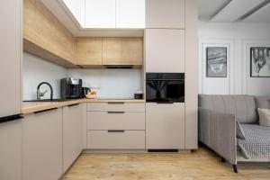 Nowoczesny Apartament z Balkonem Kielce Zgoda 20 by Heyrent