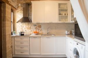 Charming villa in Chania with parking included