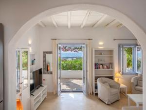 Dafni House - Cycladic dwelling