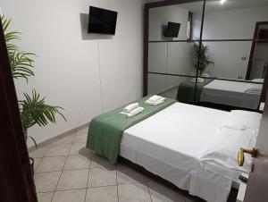 Elis Home 6 FCO Airport, 5 Beach, 3 Rome