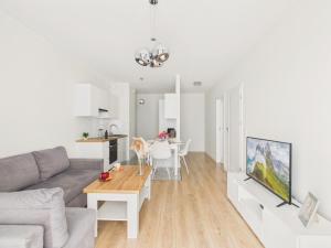 Obozowa 20 Light & Space Balcony & Parking by Solarento