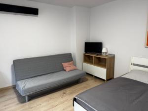Home4You Chorzów, Tanie Spanie, Self Check-in